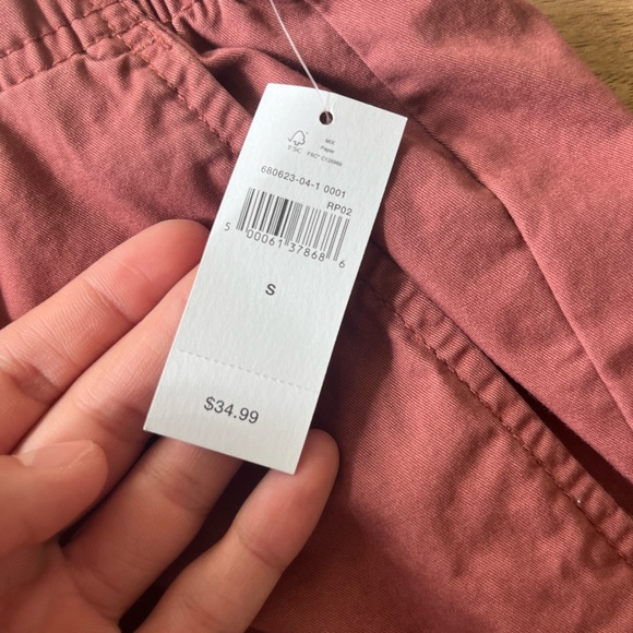 burgundy gap shorts - Picture 2 of 3